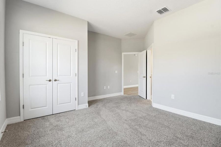 Spacious, unfurnished interior of a new home in , Ocala (Image 21).