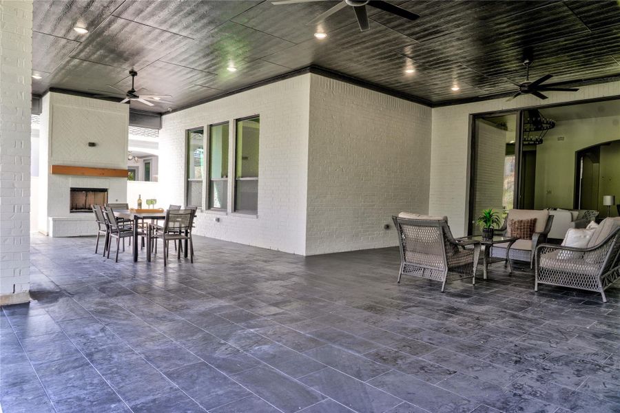 Exterior details and patio area of a home in , Montgomery (Image 2).