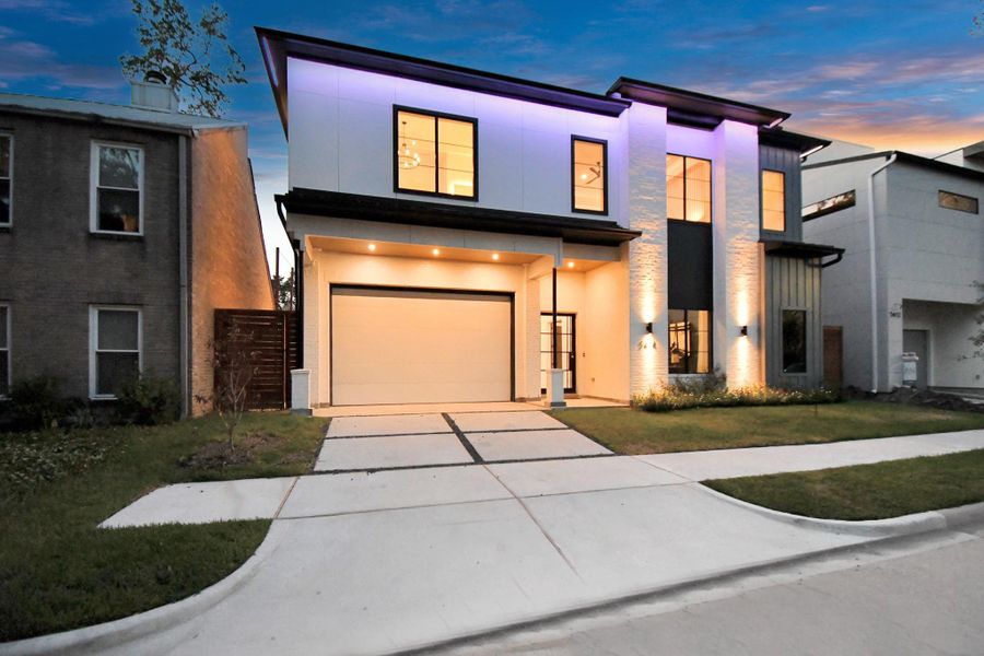Home features LED lighting and soffit lighting throughout. Home features LED lighting and soffit lighting throughout.