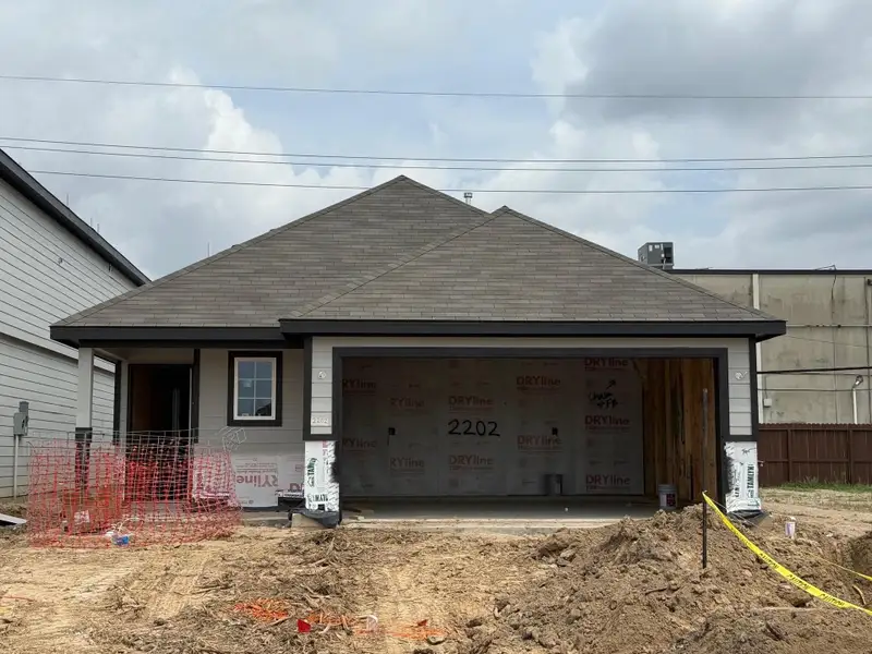 Image 9 of a home in Bammel Oaks.
