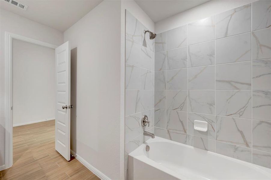 Furnished interior view inside a new home in Sagebrook, Argyle (Image 5). Furnished interior view inside a new home in Sagebrook, Argyle (Image 5).