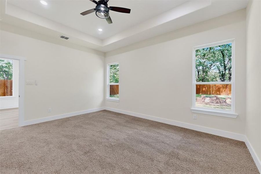 Spacious, unfurnished interior of a new home in , Gun Barrel City (Image 27).