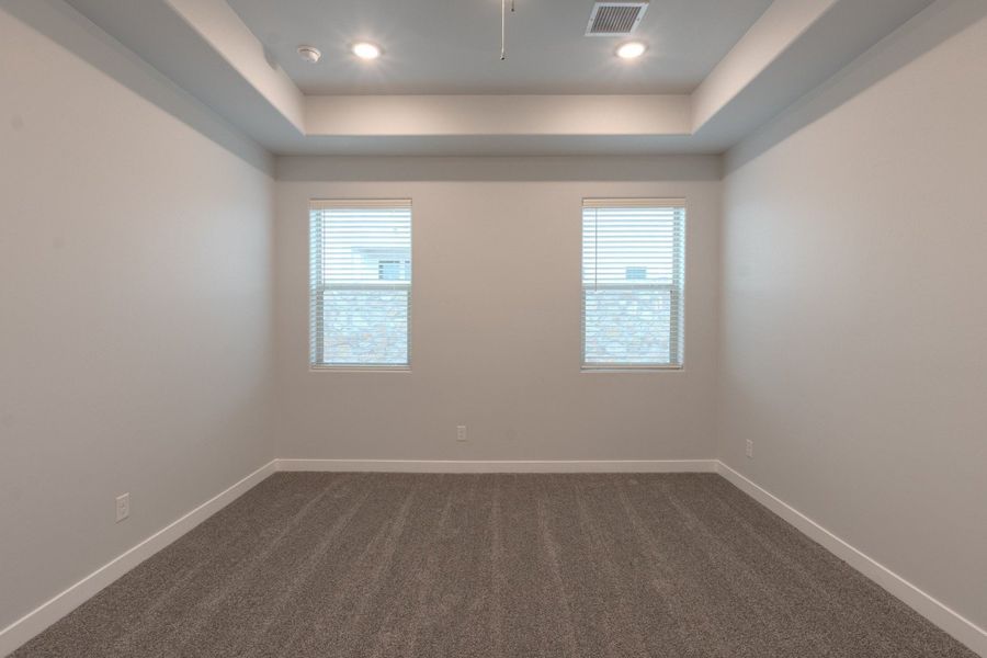 Spacious, unfurnished interior of a new home in Emerald Estates, El Paso (Image 27).