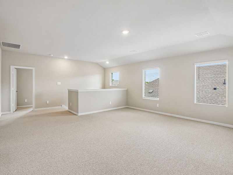 Spacious, unfurnished interior of a new home in Eastridge - Signature Series, McKinney (Image 16).
