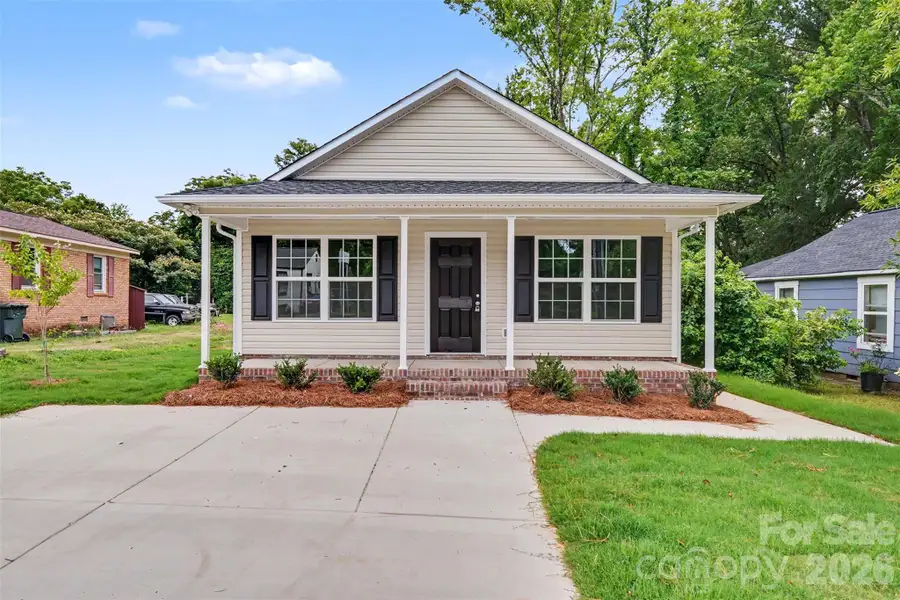 Front exterior of a new home in , Rock Hill, SC, highlighting curb appeal (Image 2). Front exterior of a new home in , Rock Hill, SC, highlighting curb appeal (Image 2).