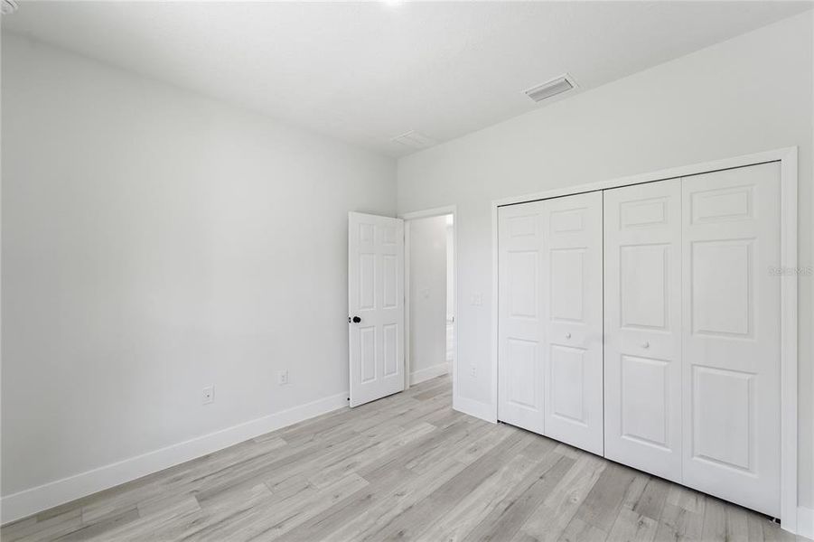 Spacious, unfurnished interior of a new home in , Citrus Springs (Image 20).