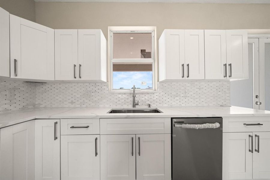 interior - kitchen 6