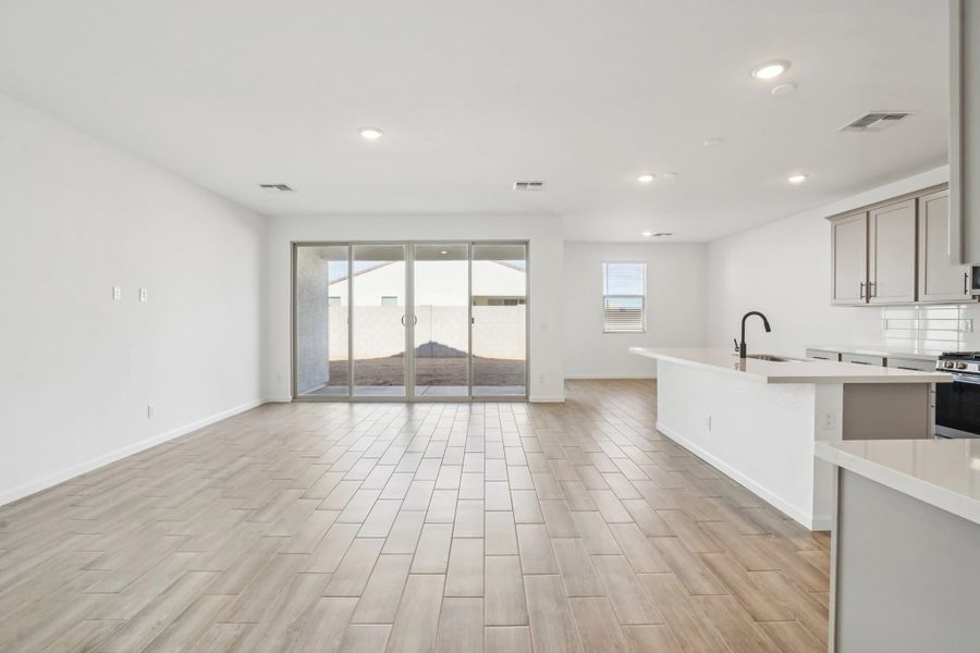 Representative images and renderings are for illustrative purposes. Actual structural options and design finishes of home may vary.