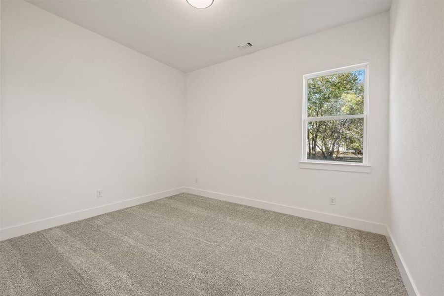 Spacious, unfurnished interior of a new home in Rolling Creek Ranch, Aledo (Image 32).