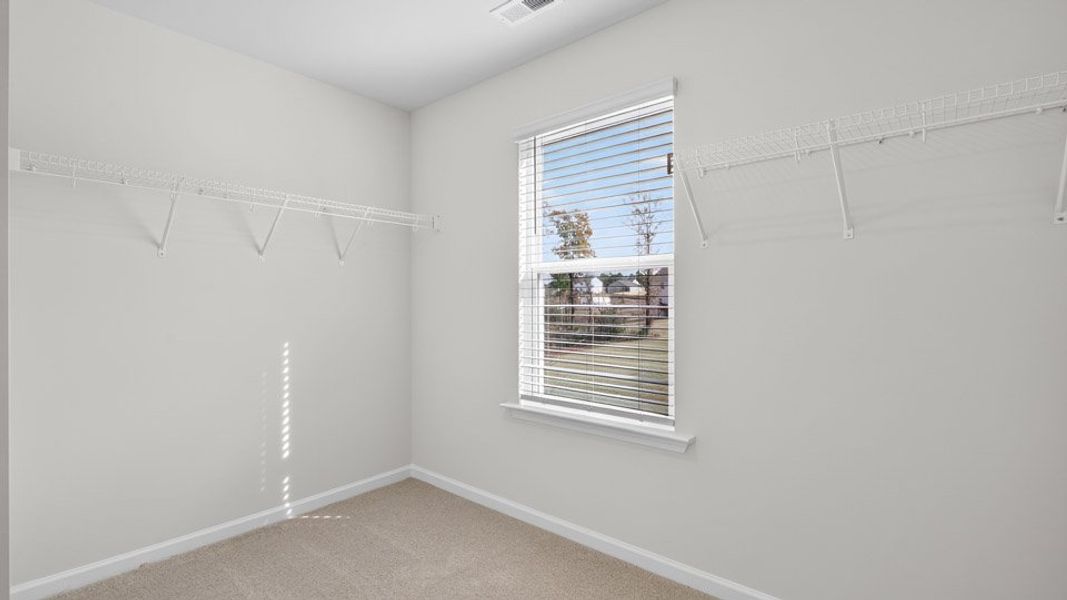 Spacious, unfurnished interior of a new home in Mason Ridge, Spring Lake (Image 18).