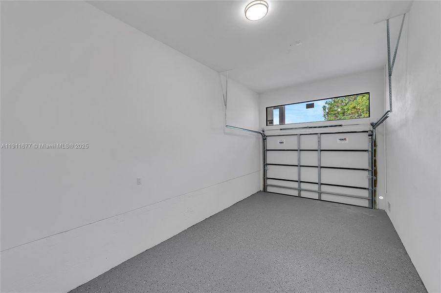 Spacious, unfurnished interior of a new home in , Fort Lauderdale (Image 43). Spacious, unfurnished interior of a new home in , Fort Lauderdale (Image 43).