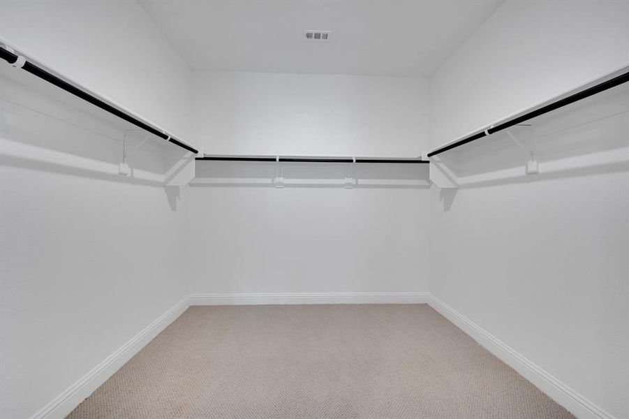 Spacious, unfurnished interior of a new home in Stonehaven, Seagoville (Image 22). Spacious, unfurnished interior of a new home in Stonehaven, Seagoville (Image 22).