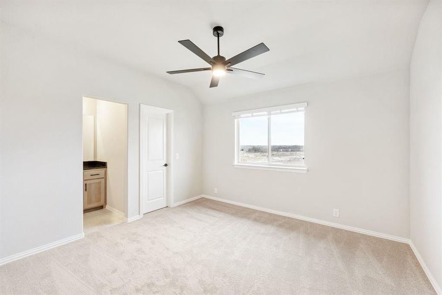 Spacious, unfurnished interior of a new home in Villages of Walnut Grove, Midlothian (Image 29).