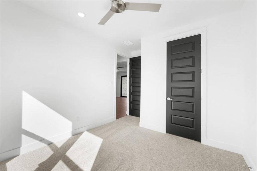 Spacious, unfurnished interior of a new home in Rosenthal Estates, Lorena (Image 20).