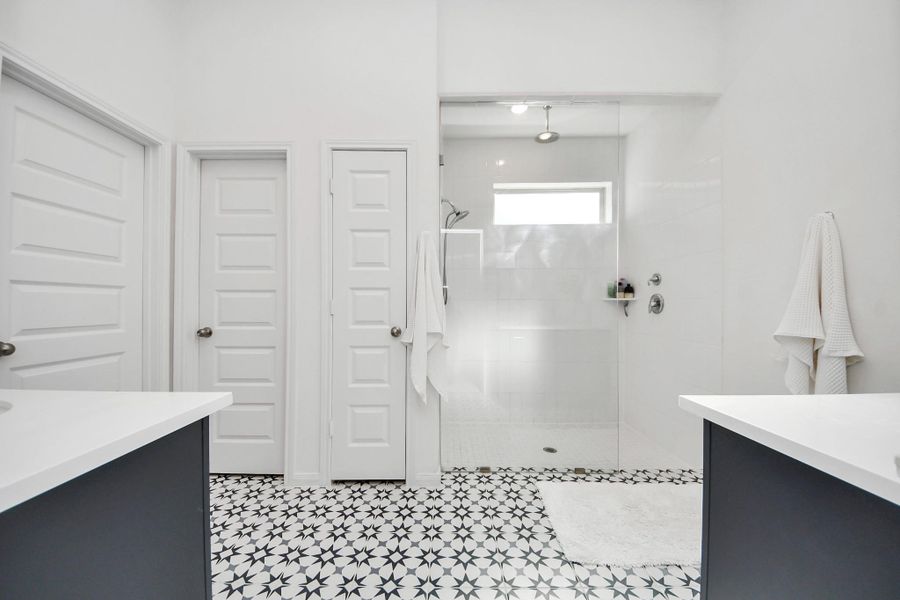 Furnished interior view inside a new home in Kings Mill, Kingwood (Image 10).