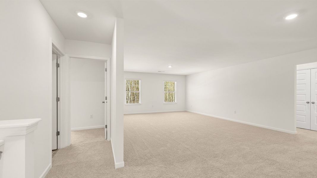 Spacious, unfurnished interior of a new home in The Abbey at Trolley Run Station, Aiken (Image 26).