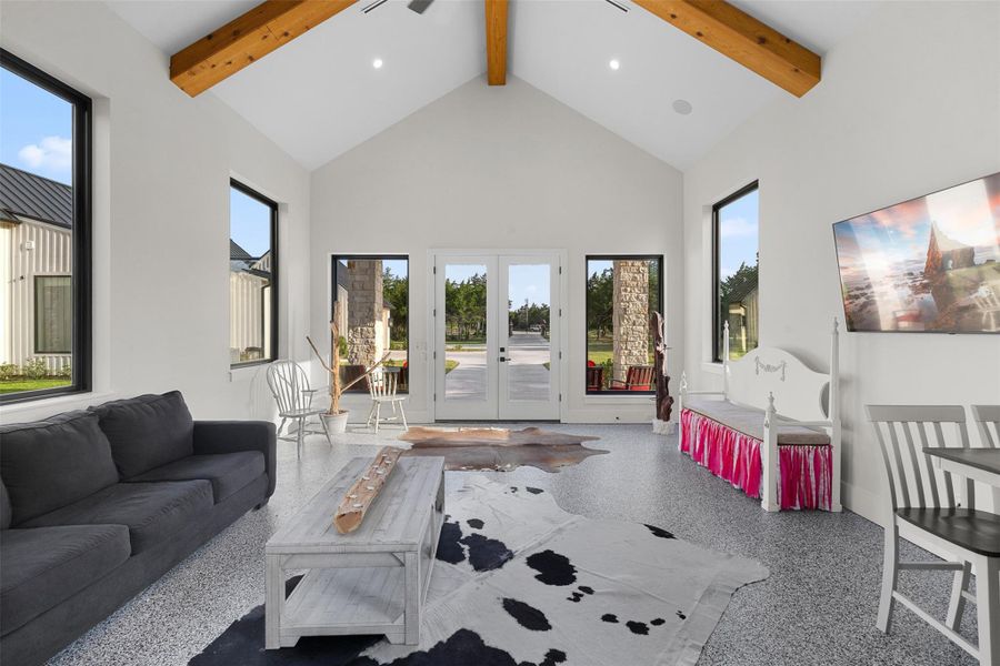 ADU/LIVING/BEDROOM