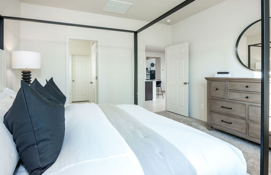 Representative furnished interior of a home built from the Lavender by Centex in Entrada La Coraza at Rancho Sahuarita, Sahuarita (Image 8).