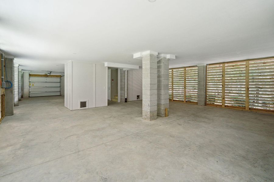 Spacious, unfurnished interior of a new home in , Johns Island (Image 26).