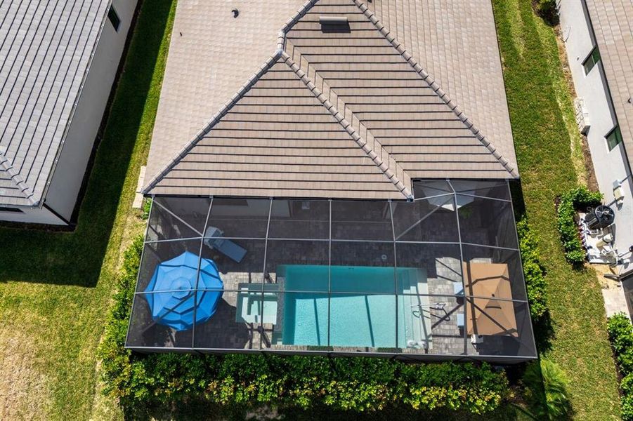 Exterior details and patio area of a home in , Fort Myers (Image 3).