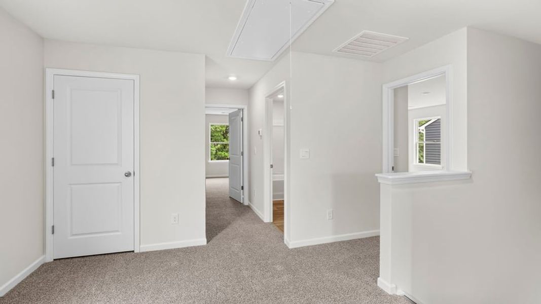 Spacious, unfurnished interior of a new home in Durbin Meadows, Fountain Inn (Image 26).