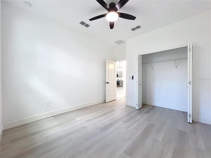 Spacious, unfurnished interior of a new home in , Orlando (Image 49).