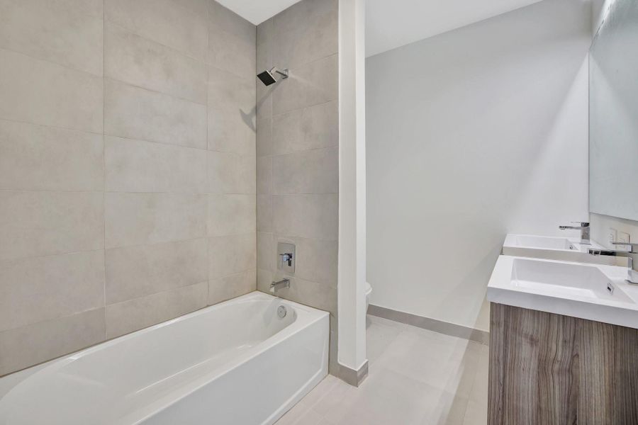 Furnished interior view inside a new home in , Oakland Park (Image 3).