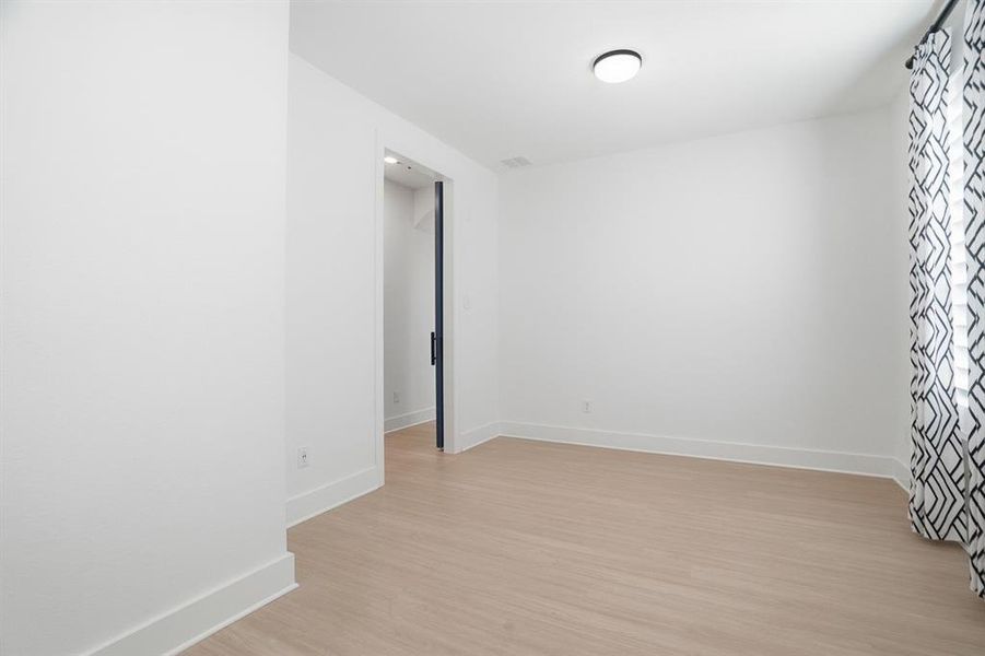 Spacious, unfurnished interior of a new home in Karis, Crowley (Image 23).