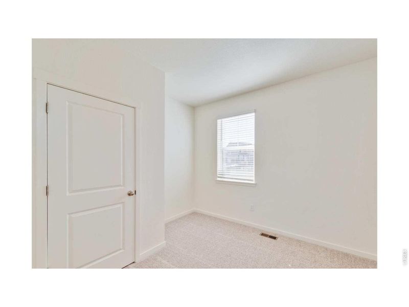Spacious, unfurnished interior of a new home in Prairie Song, Windsor (Image 12).