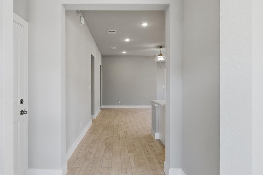 Spacious, unfurnished interior of a new home in Enclave at Cele, Pflugerville (Image 16).