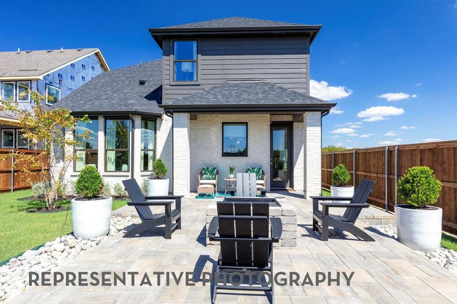 Exterior details and patio area of a home in Pomona, Manvel (Image 2).