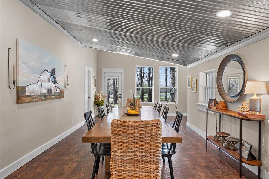 Furnished interior view inside a new home in , Groesbeck (Image 3).