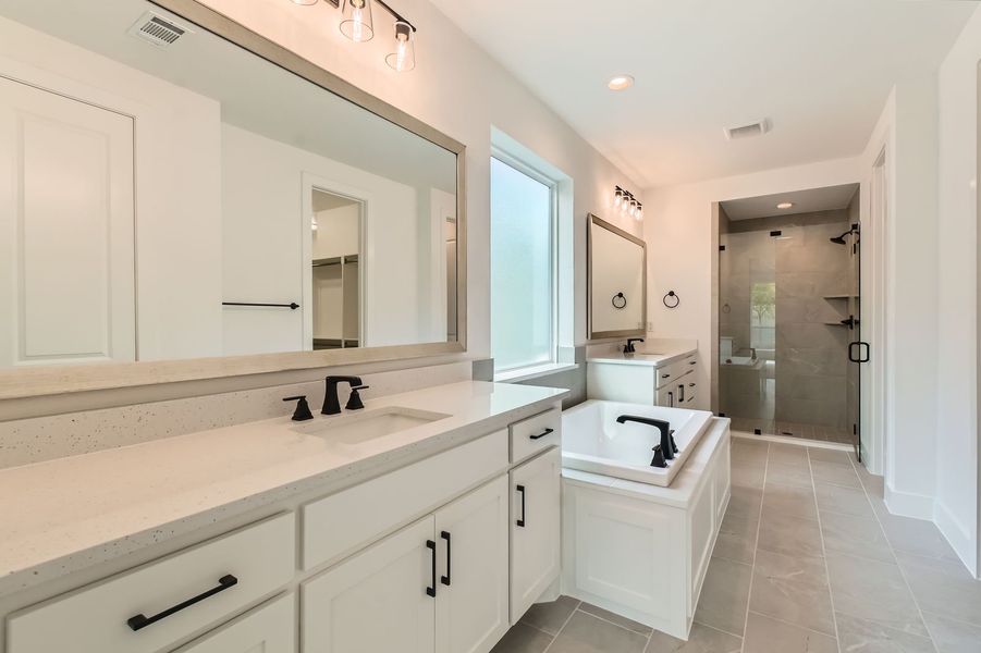 Plan 1560 Representative Photo - Main Bathroom Plan 1560 Representative Photo - Main Bathroom