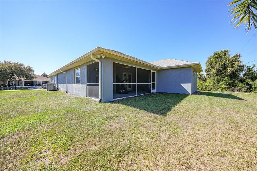 Exterior details and patio area of a home in , Punta Gorda (Image 2).