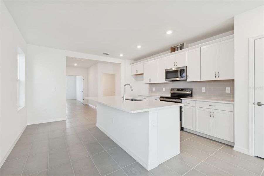 Furnished interior view inside a new home in Southpointe, Palmetto (Image 8).