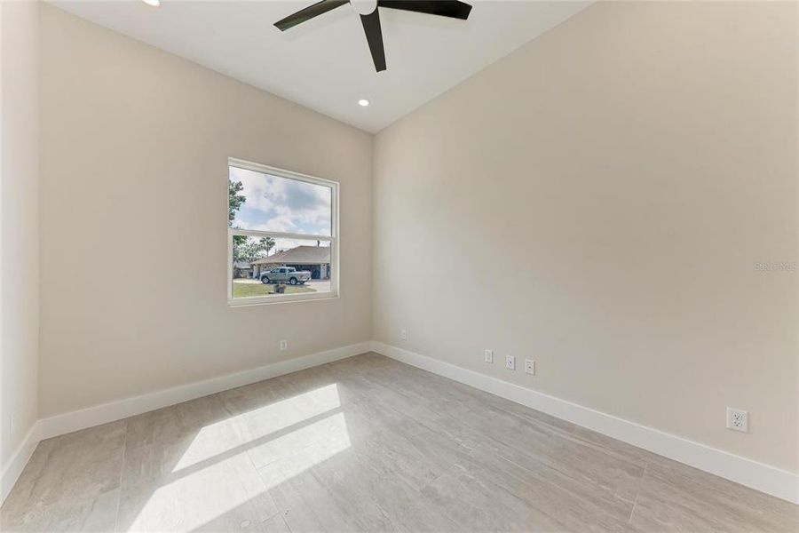 Spacious, unfurnished interior of a new home in , Venice (Image 31).