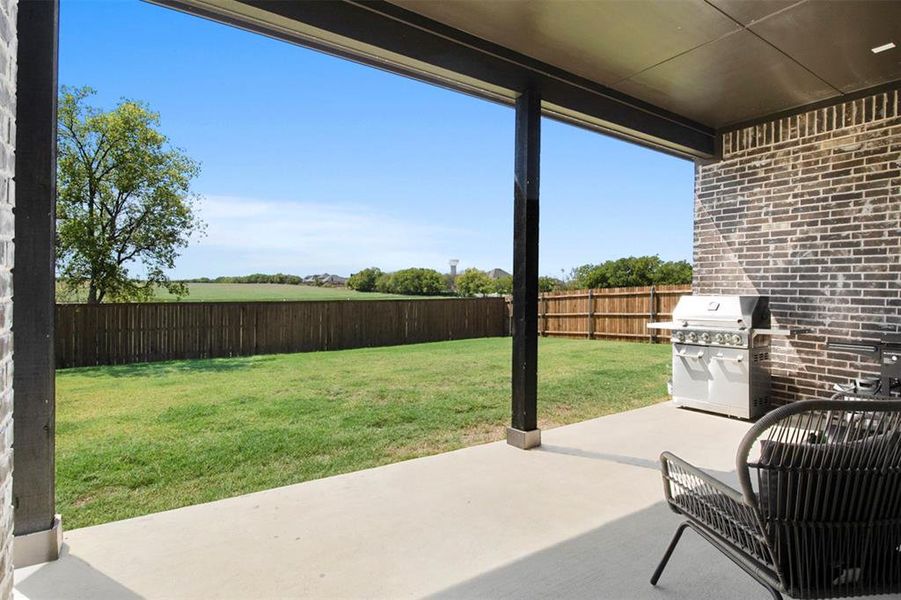 Covered Patio w/scenic views