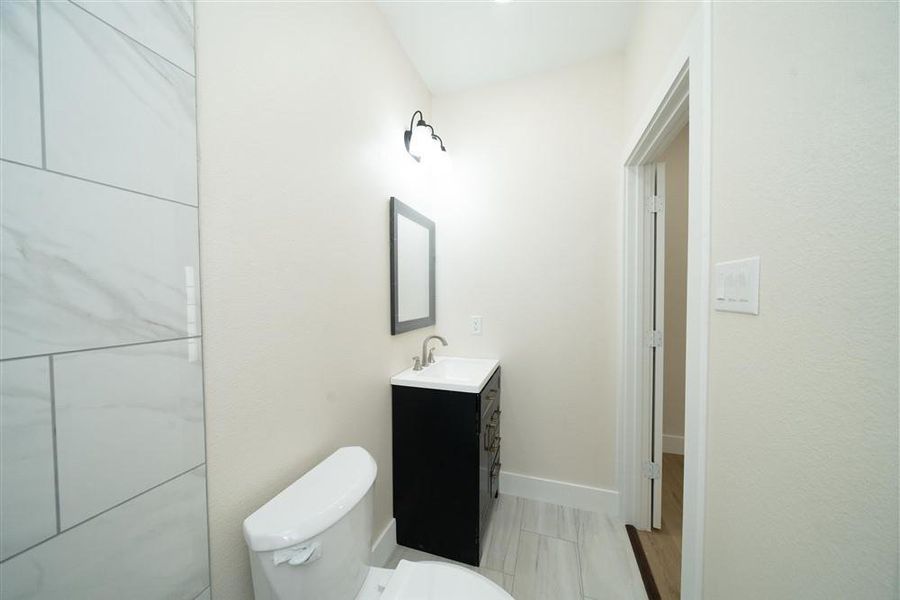 Furnished interior view inside a new home in , Dallas (Image 16).