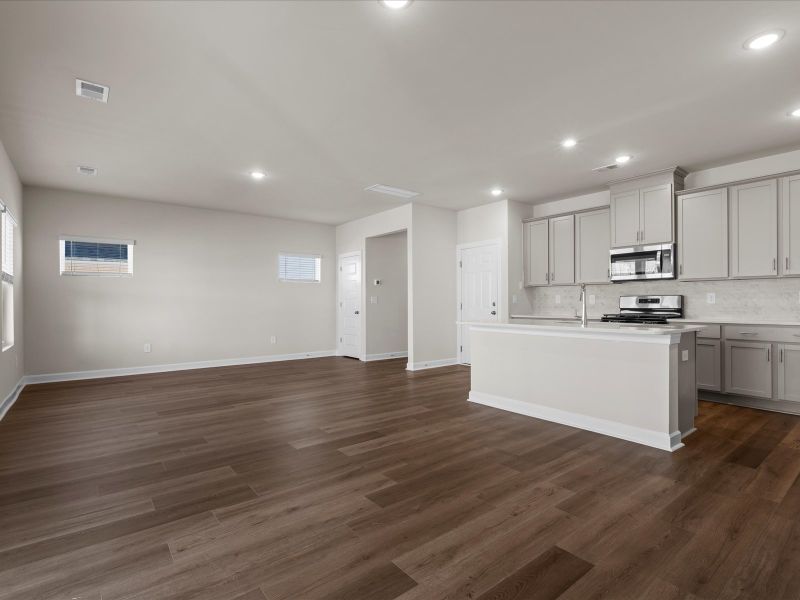 Spacious, unfurnished interior of a new home in Cedar Shoals – Heritage Collection, Piedmont (Image 7).