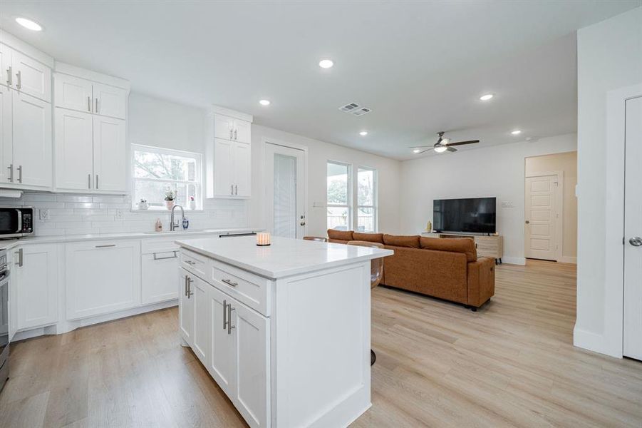 Furnished interior view inside a new home in , Gun Barrel City (Image 18).