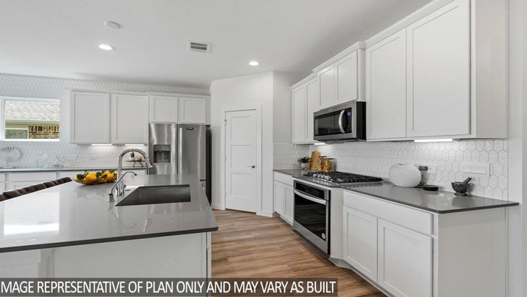 Furnished interior view inside a new home in Silverthorne, Conroe (Image 19).
