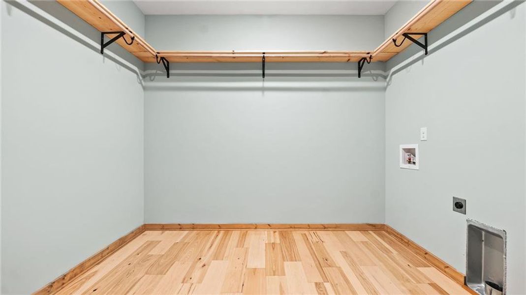 Spacious, unfurnished interior of a new home in , Ellijay (Image 24).