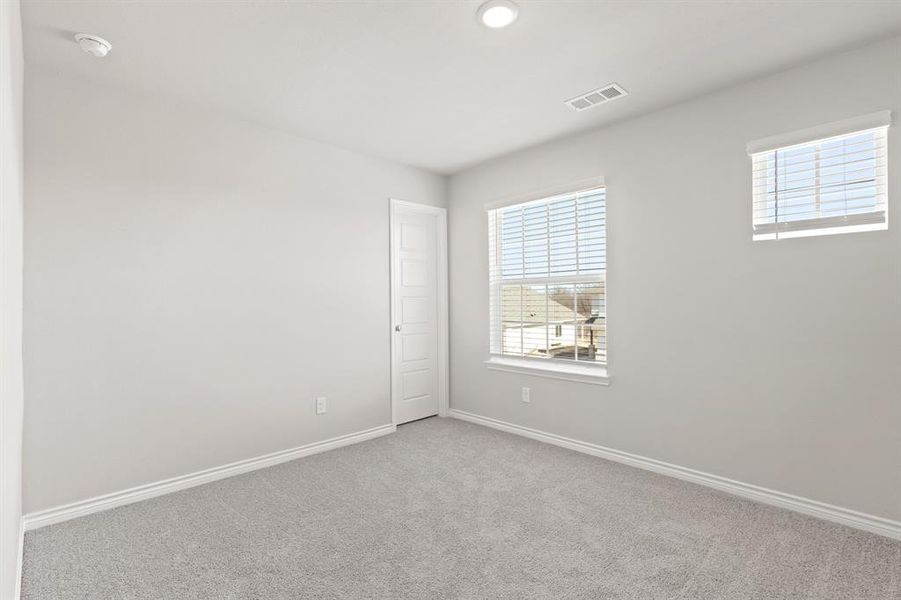 Spacious, unfurnished interior of a new home in Deer Creek, Crowley (Image 35).