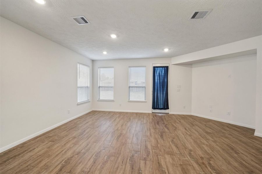 Spacious, unfurnished interior of a new home in , Magnolia (Image 20).