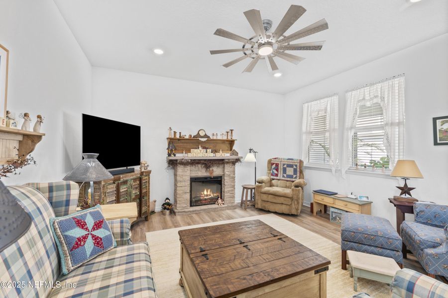 Furnished interior view inside a new home in Bradley Pond, Jacksonville (Image 10).