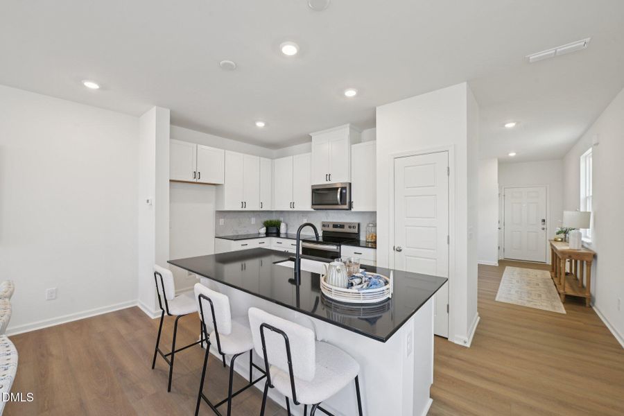 14-web-or-mls-2009 Oakdale Dr-S3103-014