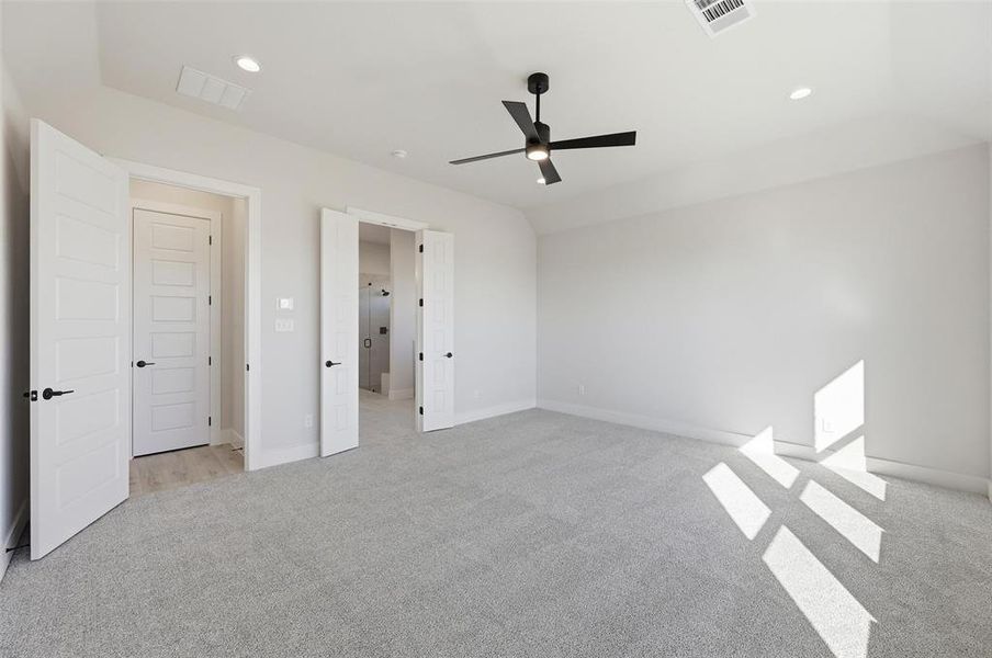 Spacious, unfurnished interior of a new home in Coyote Crossing, Godley (Image 23). Spacious, unfurnished interior of a new home in Coyote Crossing, Godley (Image 23).