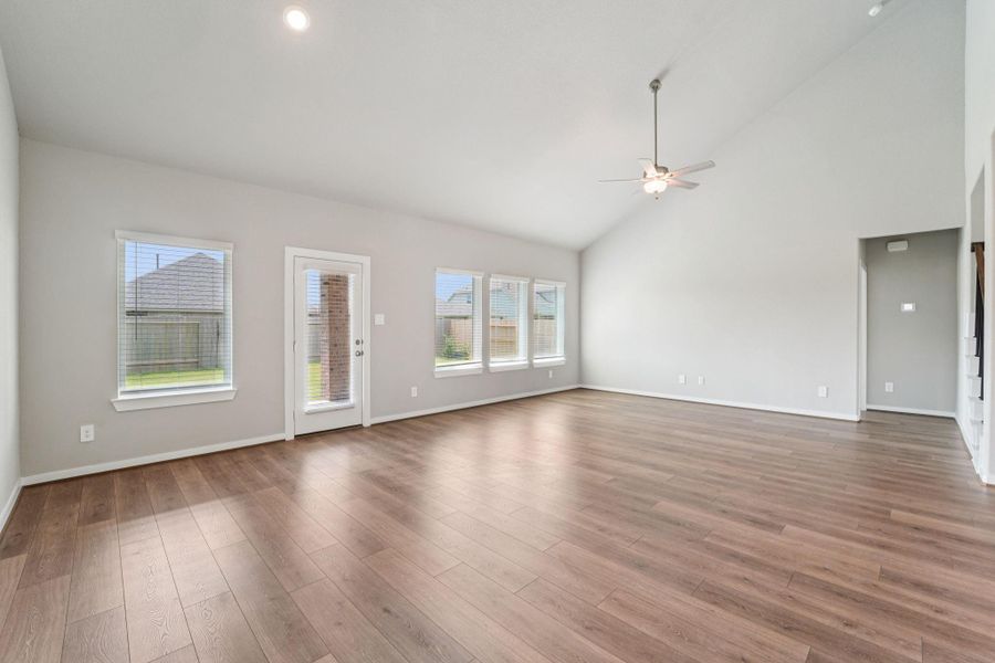 Spacious, unfurnished interior of a new home in Southwinds, Baytown (Image 16). Spacious, unfurnished interior of a new home in Southwinds, Baytown (Image 16).