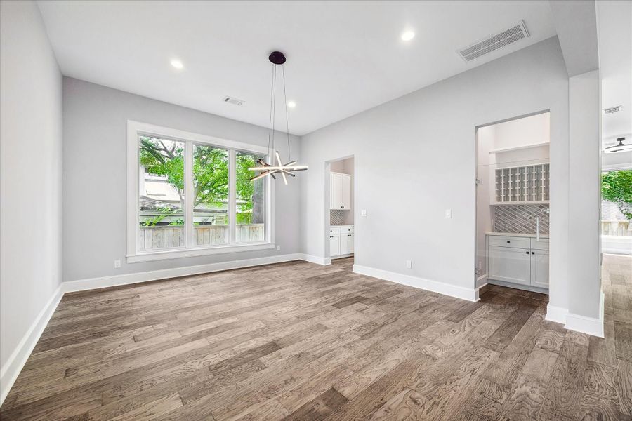 Spacious, unfurnished interior of a new home in , Houston (Image 35).