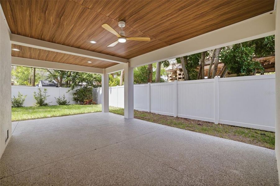 Exterior details and patio area of a home in , St. Petersburg (Image 27).